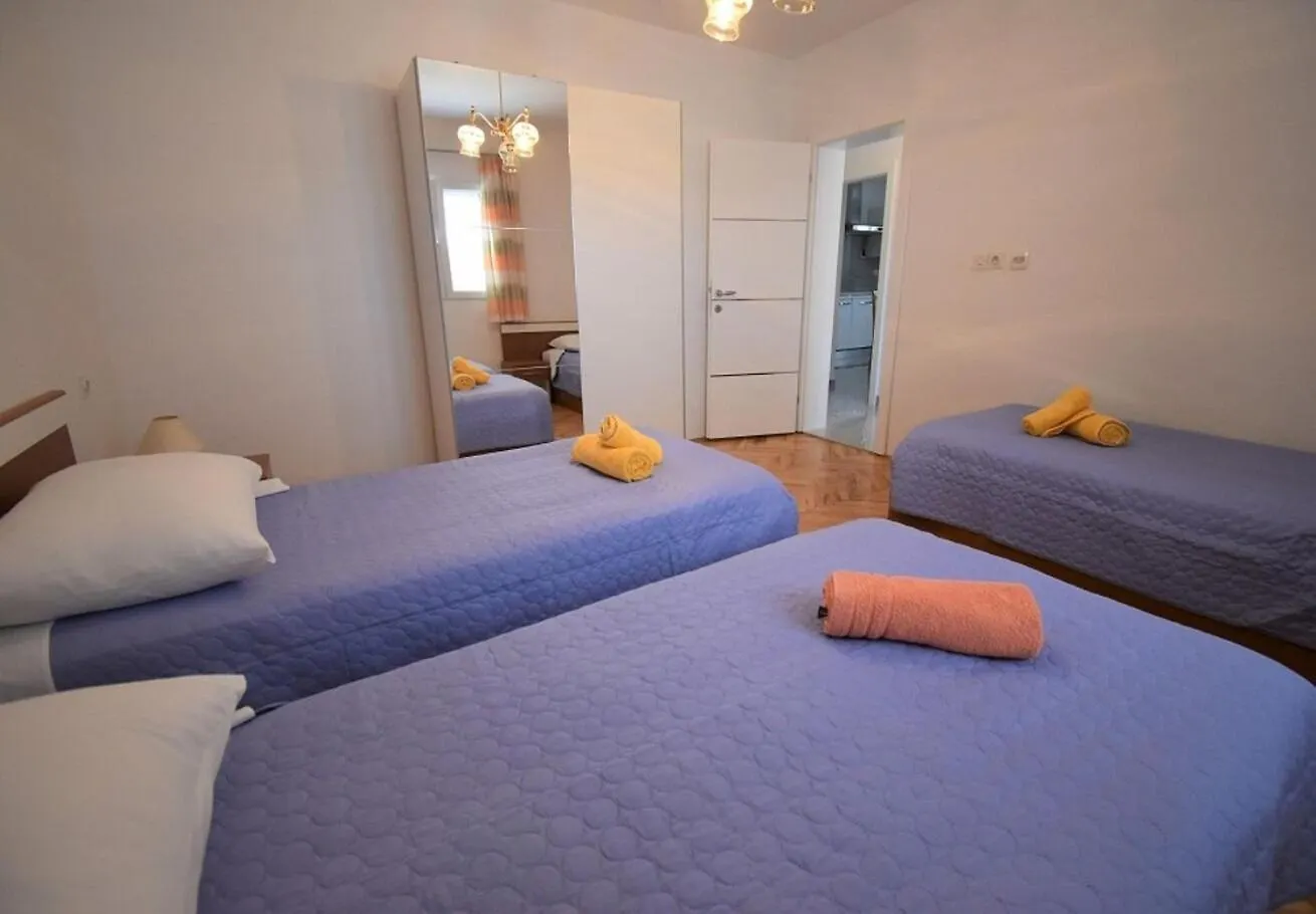 Holiday Home Branka - 80 M From Beach 维尔