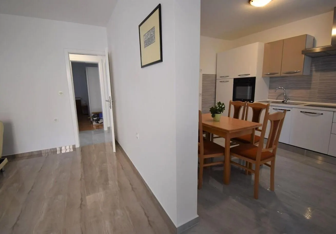 Holiday Home Branka - 80 M From Beach 维尔