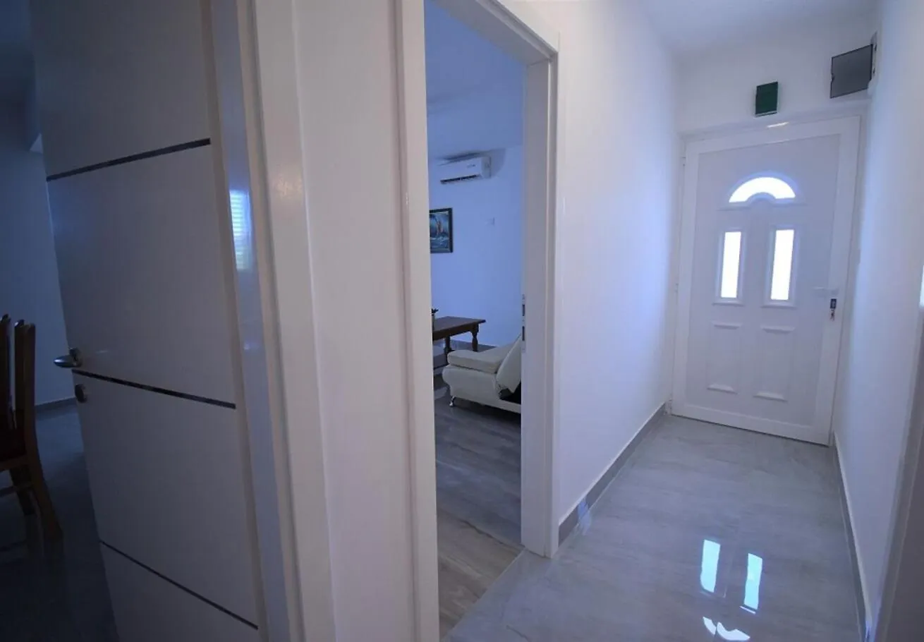 Holiday Home Branka - 80 M From Beach 维尔
